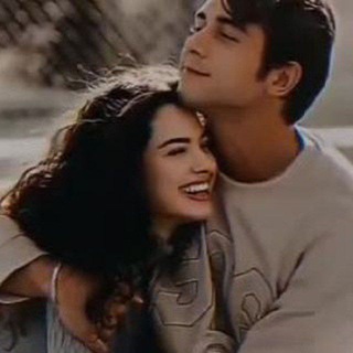 گروهی دورهم دوستان