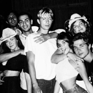 𝑴𝑶𝑶𝑵 𝑳𝑨𝑫𝒀 🕊